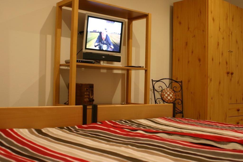 Ferienwohnung Mit Herz Fuer Tiere Kaufbeuren Bagian luar foto
