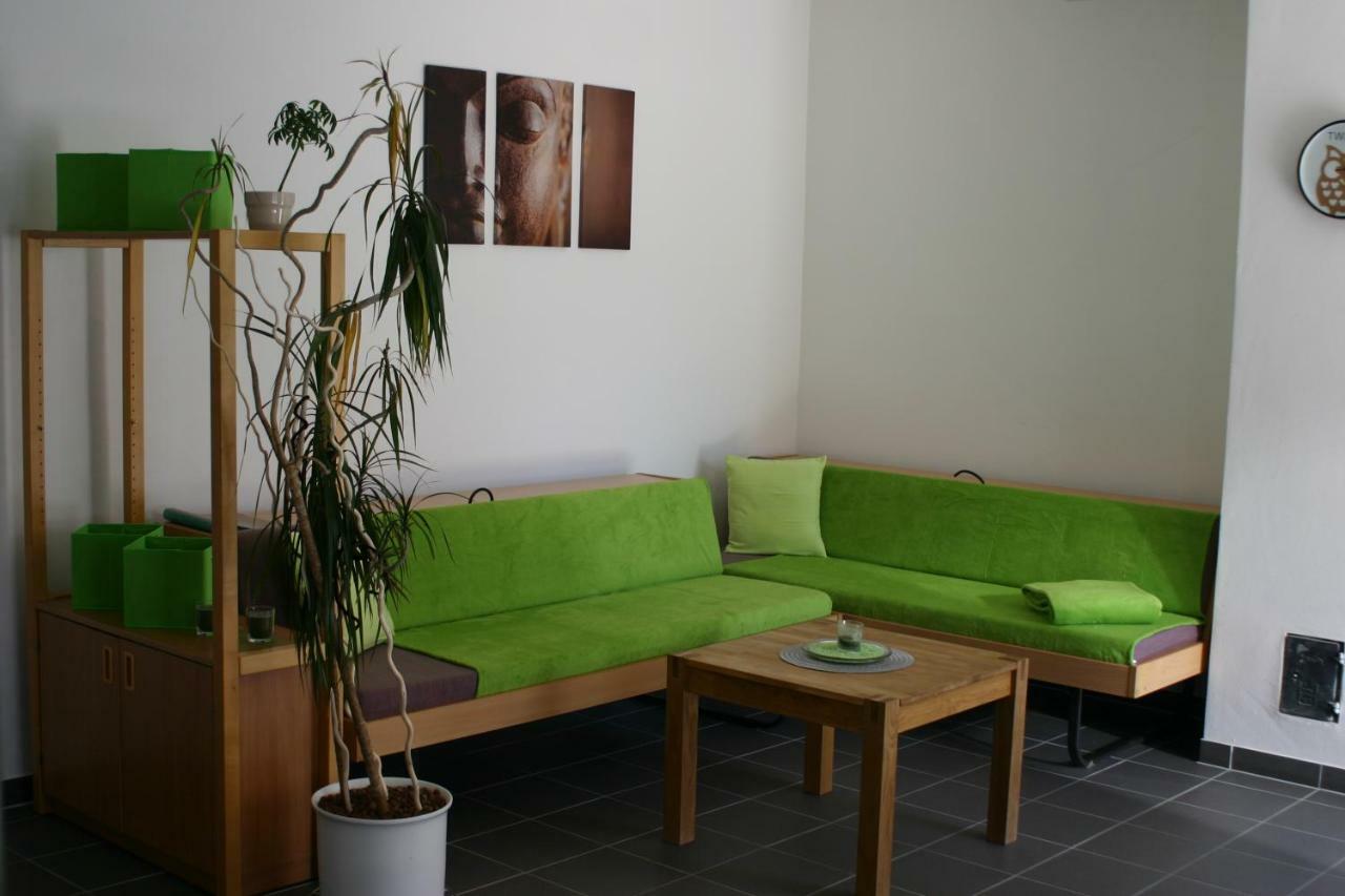 Ferienwohnung Mit Herz Fuer Tiere Kaufbeuren Bagian luar foto