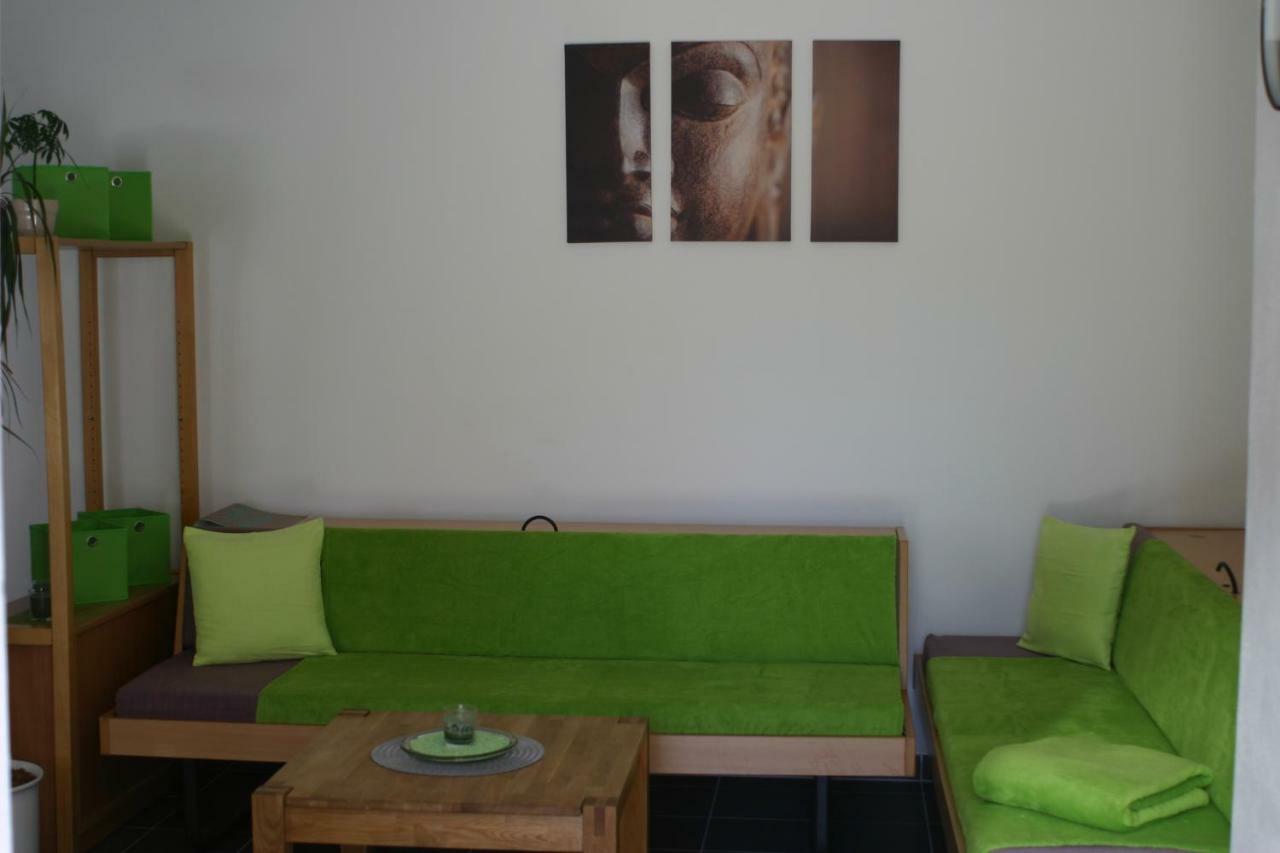 Ferienwohnung Mit Herz Fuer Tiere Kaufbeuren Bagian luar foto