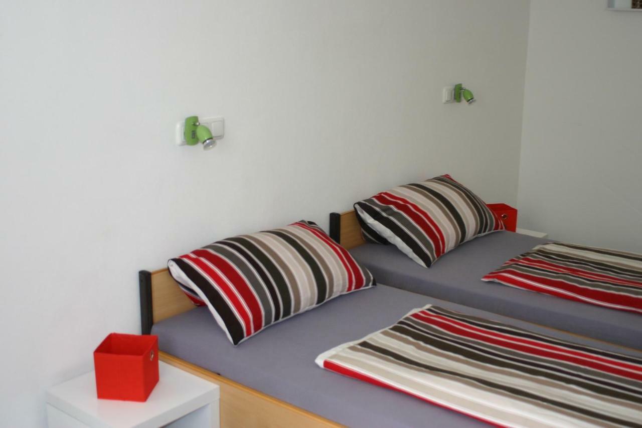 Ferienwohnung Mit Herz Fuer Tiere Kaufbeuren Bagian luar foto